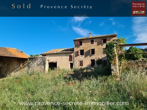 For sale, master house at the edge of an Hamlet of Gordes